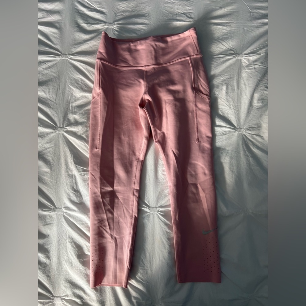 Nike cropped leggings | medium